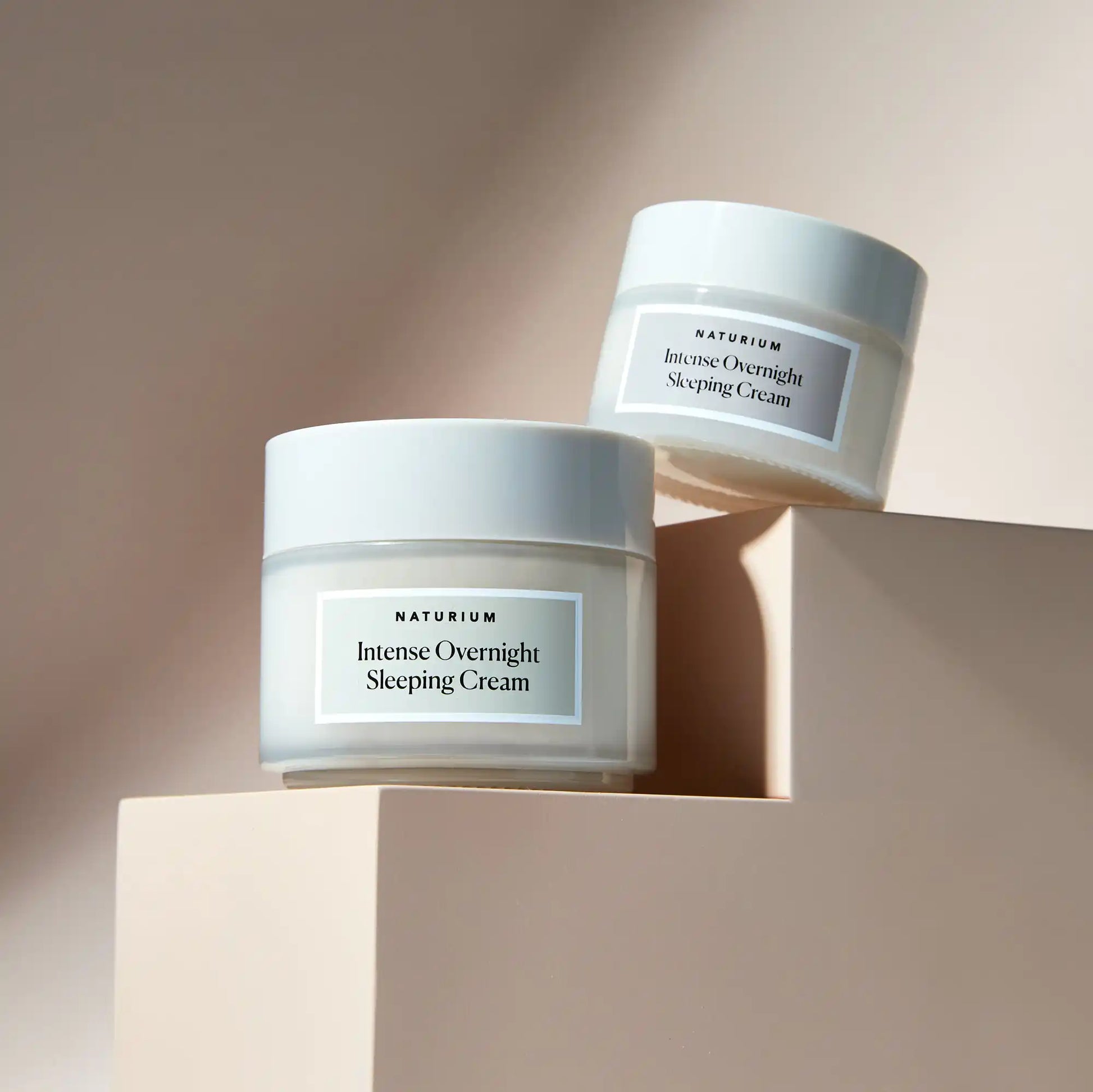 intense-overnight-sleeping-cream-jumbo-u0 11_18_2021_Naturium0552-crop.webp
