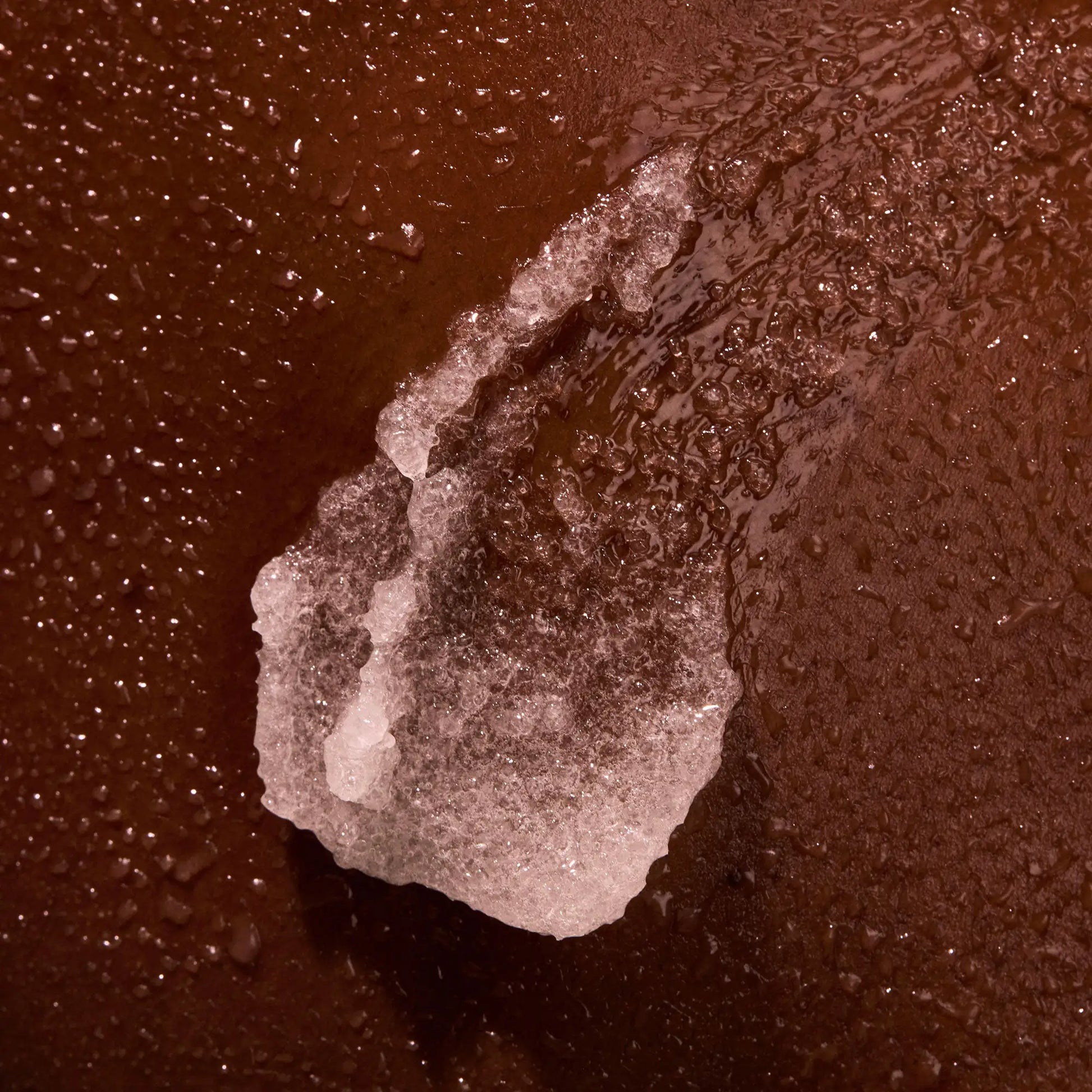 the-glow-getter-multi-oil-body-scrub-x9 NATR-40028-Alt-Image-TheGlowGetterMulti-OilBodyScrub-08.webp